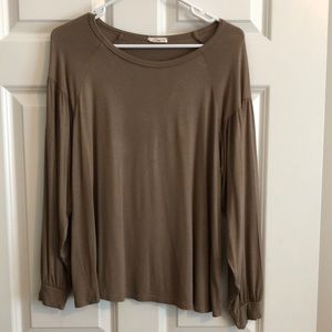 e. Luna top, drop shoulder, gathered full sleeve